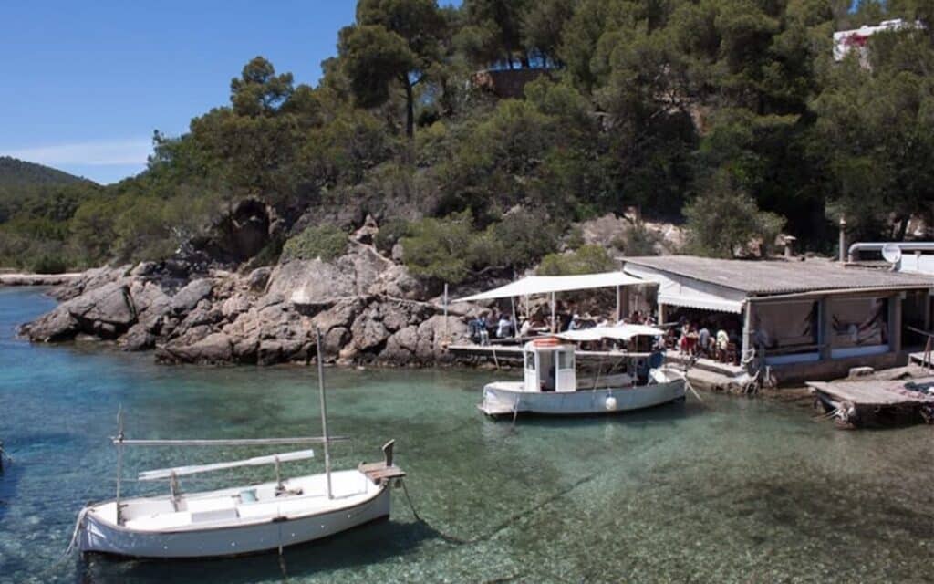 Vijf meest bijzondere en chillste strandtenten op Ibiza